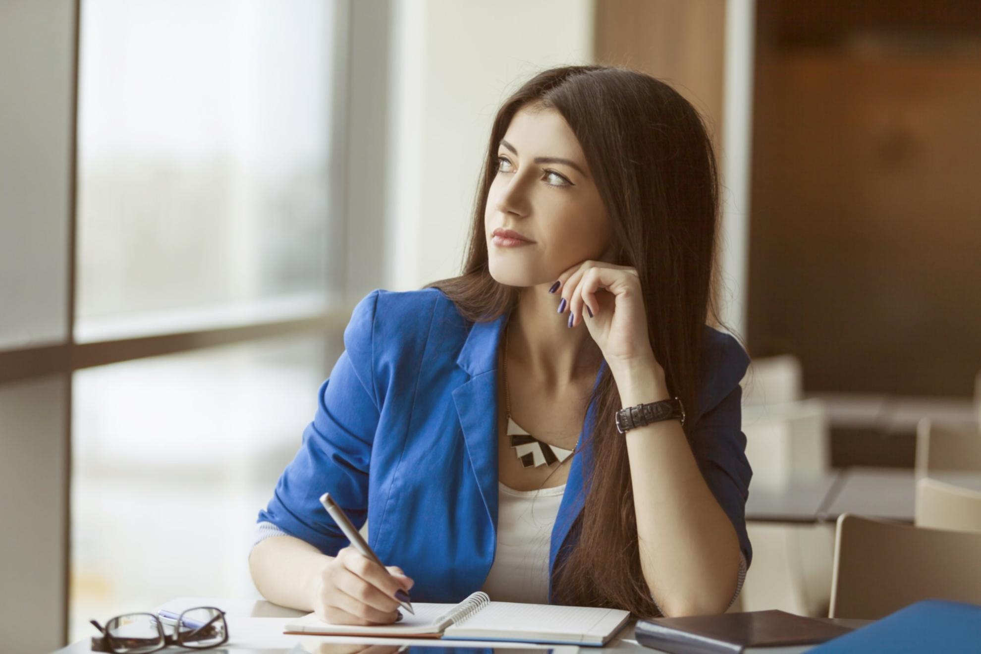 Entwickler arbeitet an mobilem Spielcode